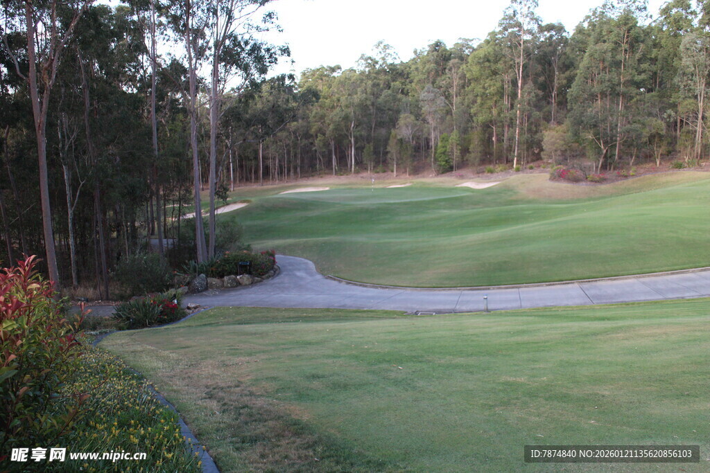 美丽高尔夫球场自然景致