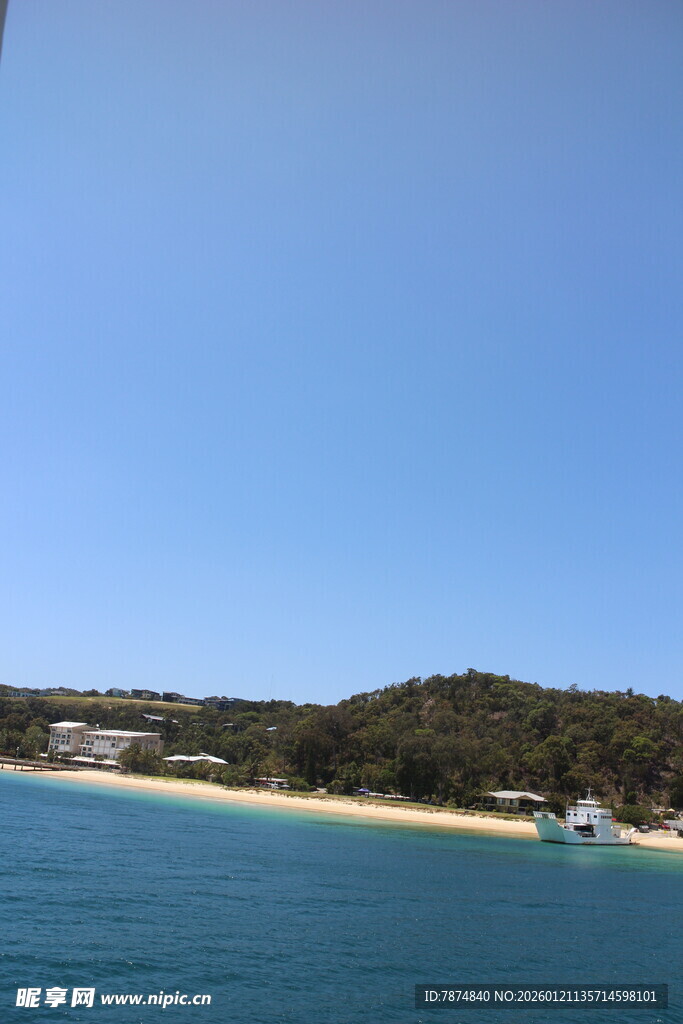 海滨风光 碧海蓝天与岸景