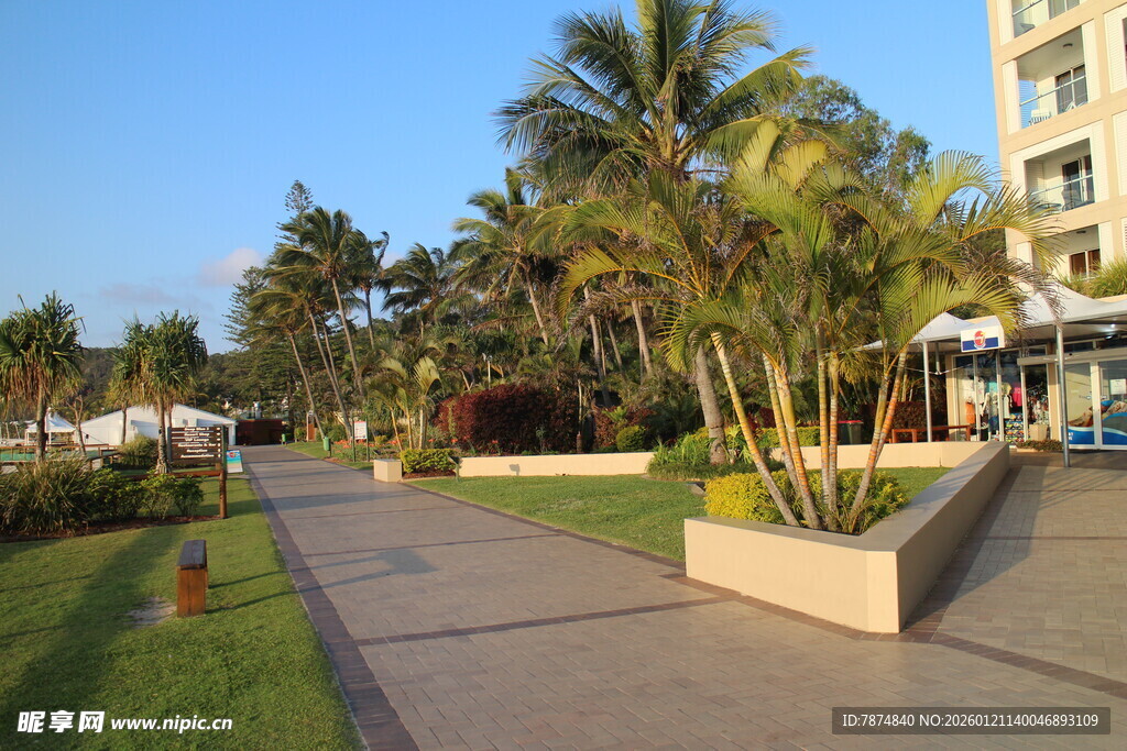 海滨步道的惬意风光