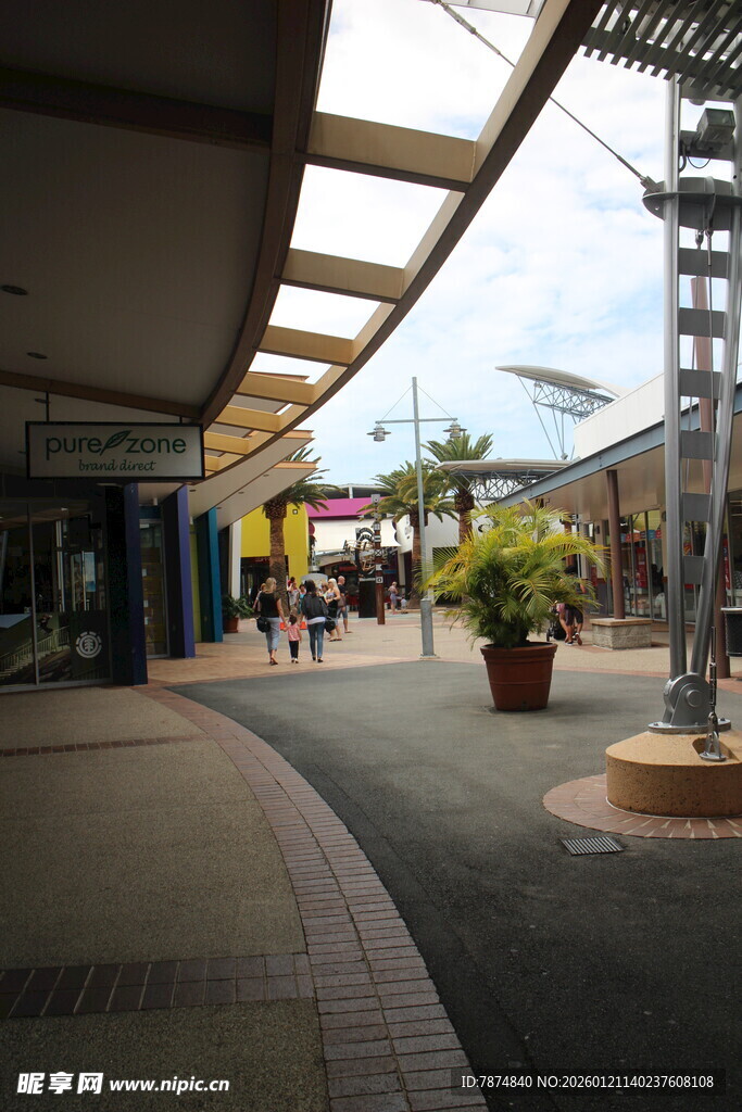 户外商业街休闲场景