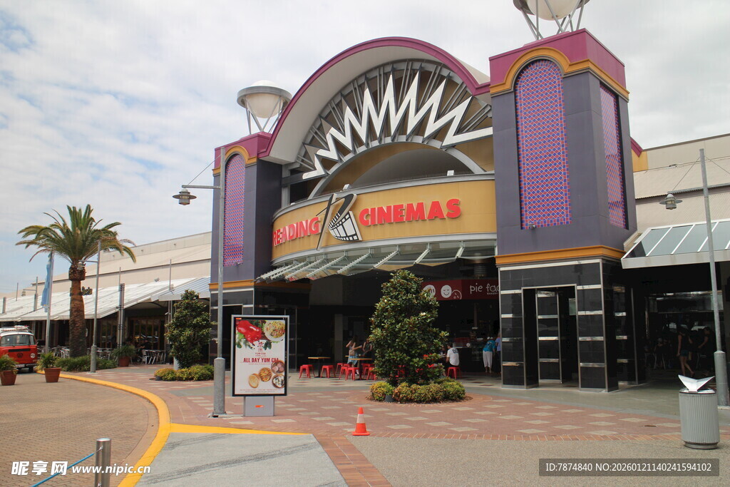 色彩绚丽的娱乐场所建筑