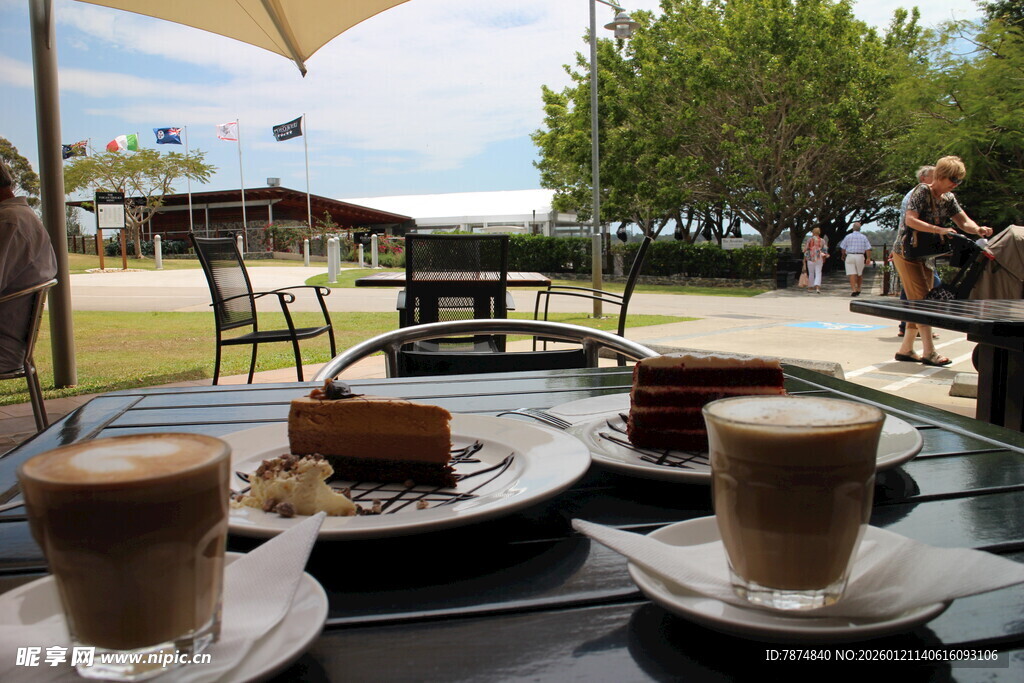 户外惬意咖啡时光