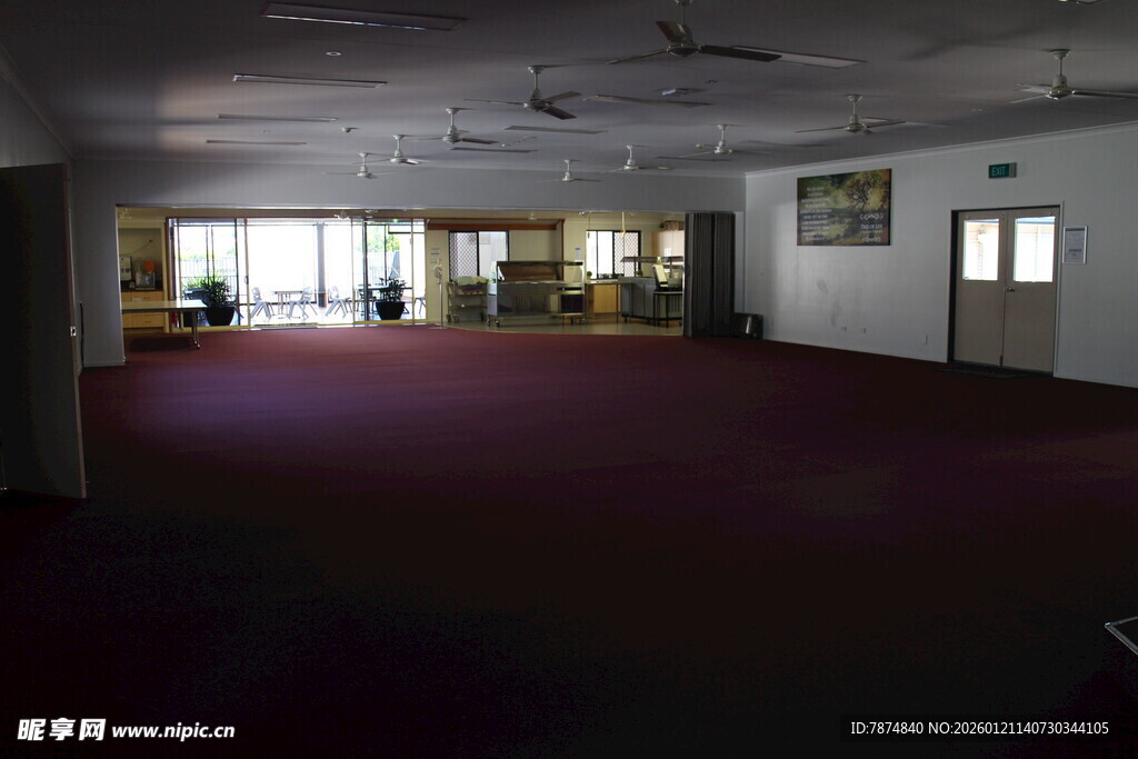 空旷室内活动场地