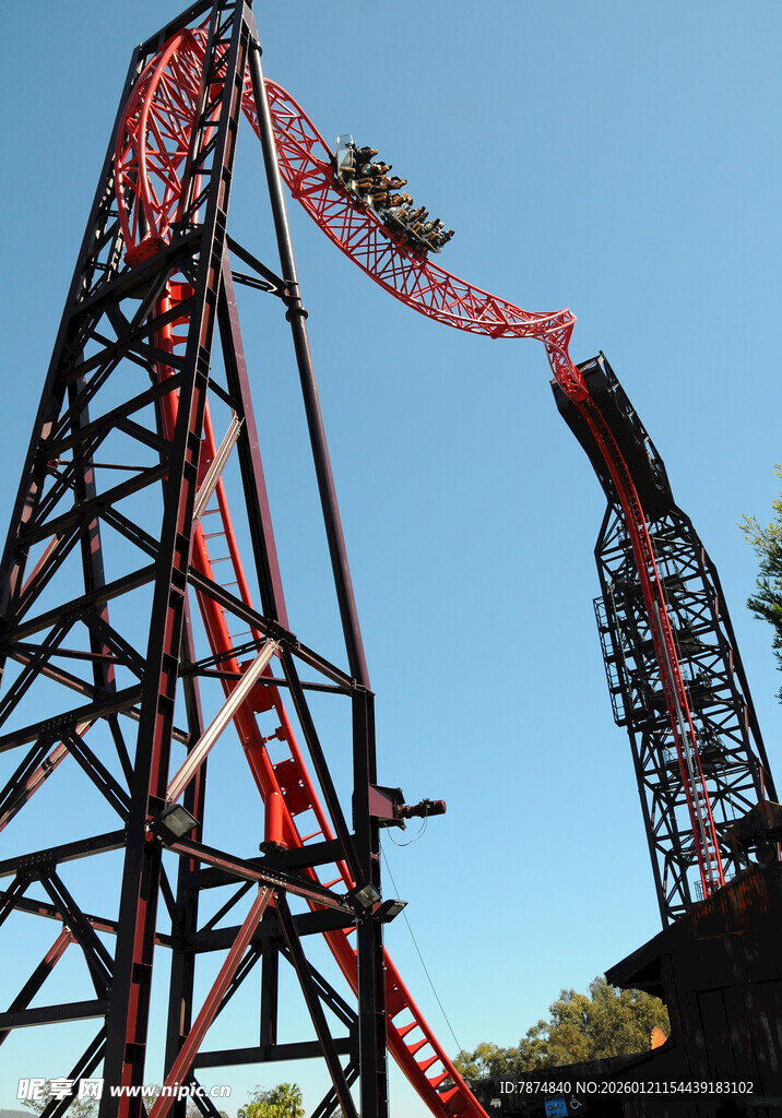 刺激的红色过山车