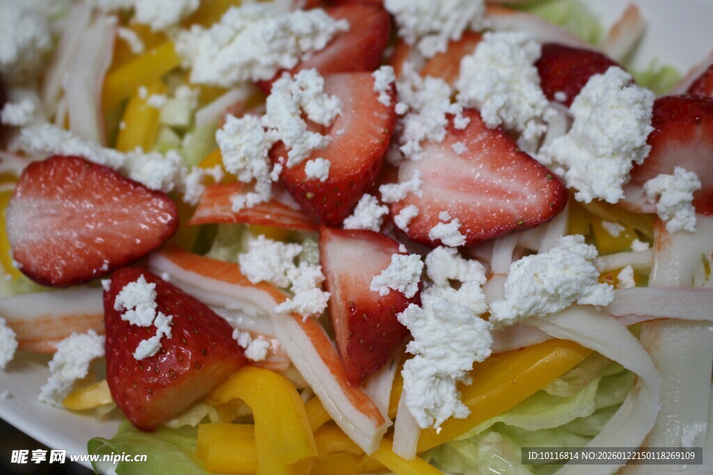 草莓芝士沙拉