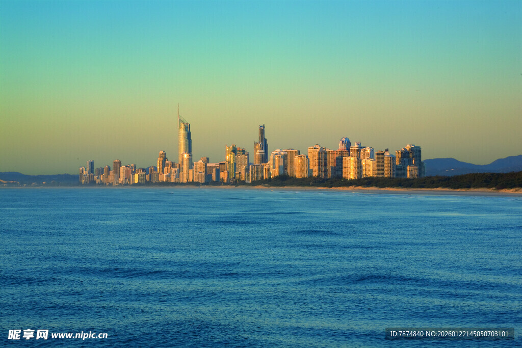 海滨城市天际线美景