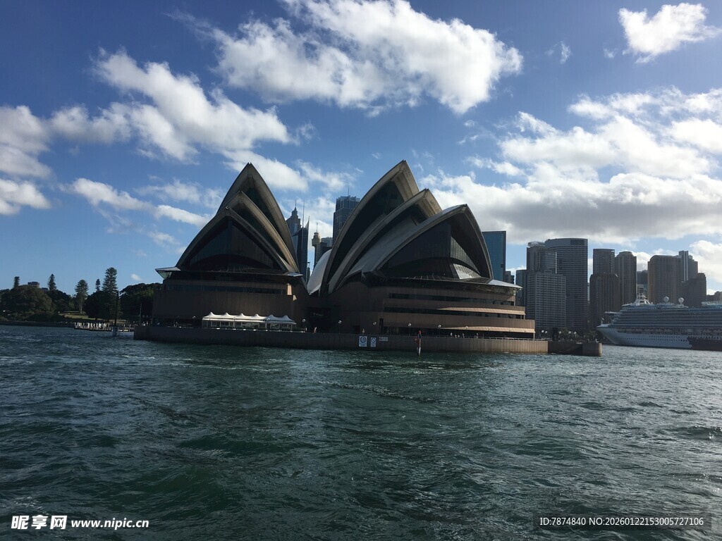 悉尼歌剧院海滨风光