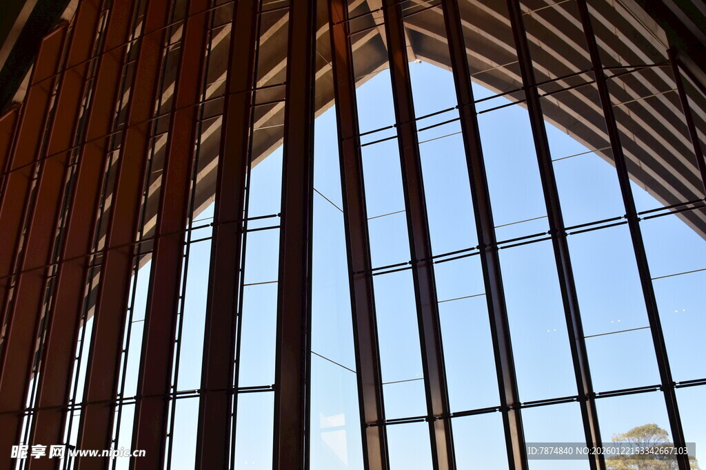 木质透光三角形建筑景观