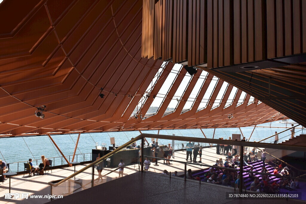 现代风格户外木质露台空间