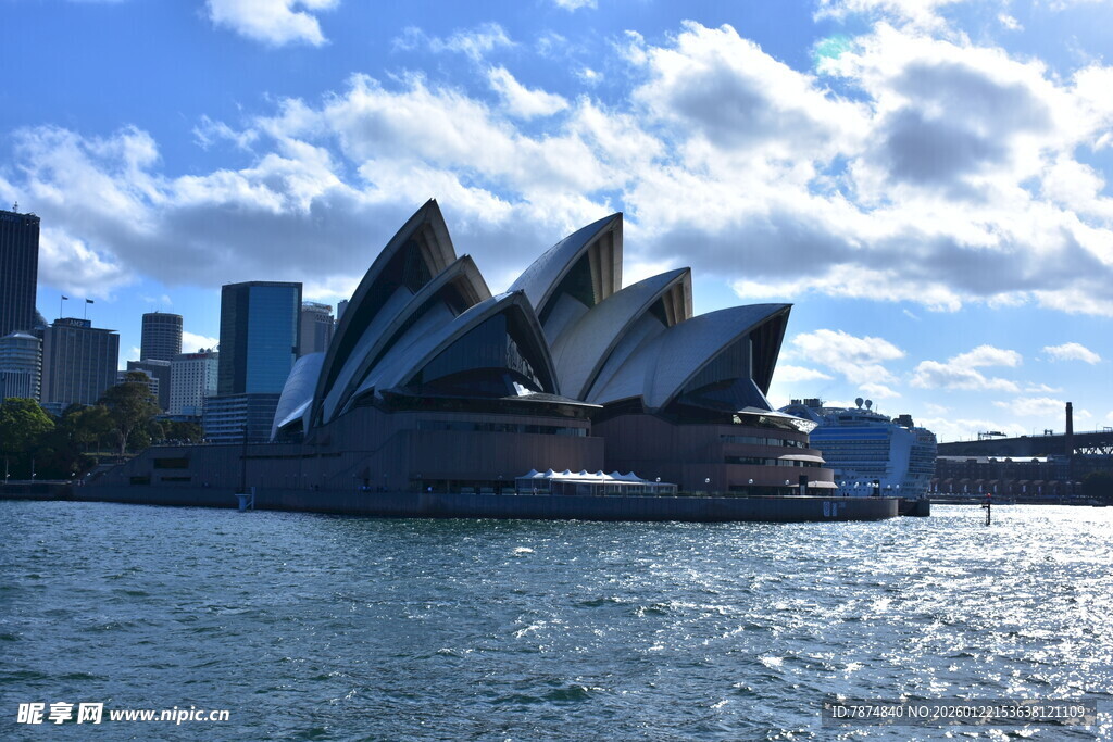 悉尼歌剧院海滨风光