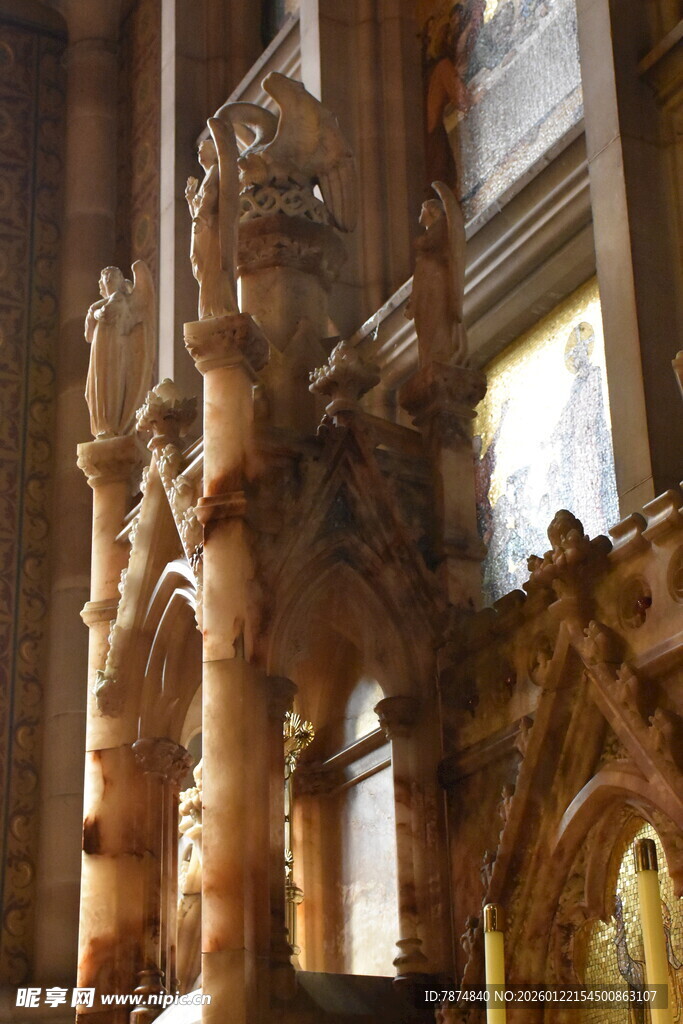 哥特式建筑精美雕刻细节