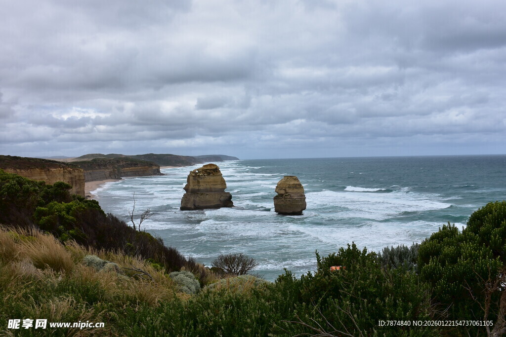 澳洲海岸双岩景观