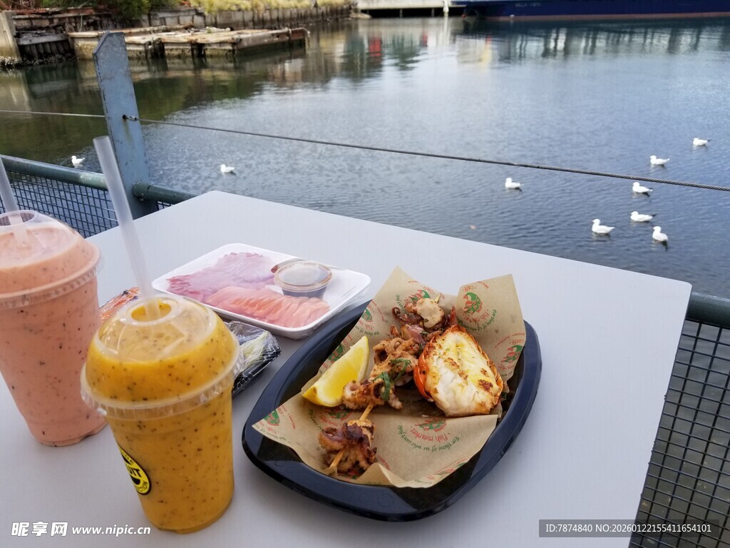 湖畔美味餐食与饮品