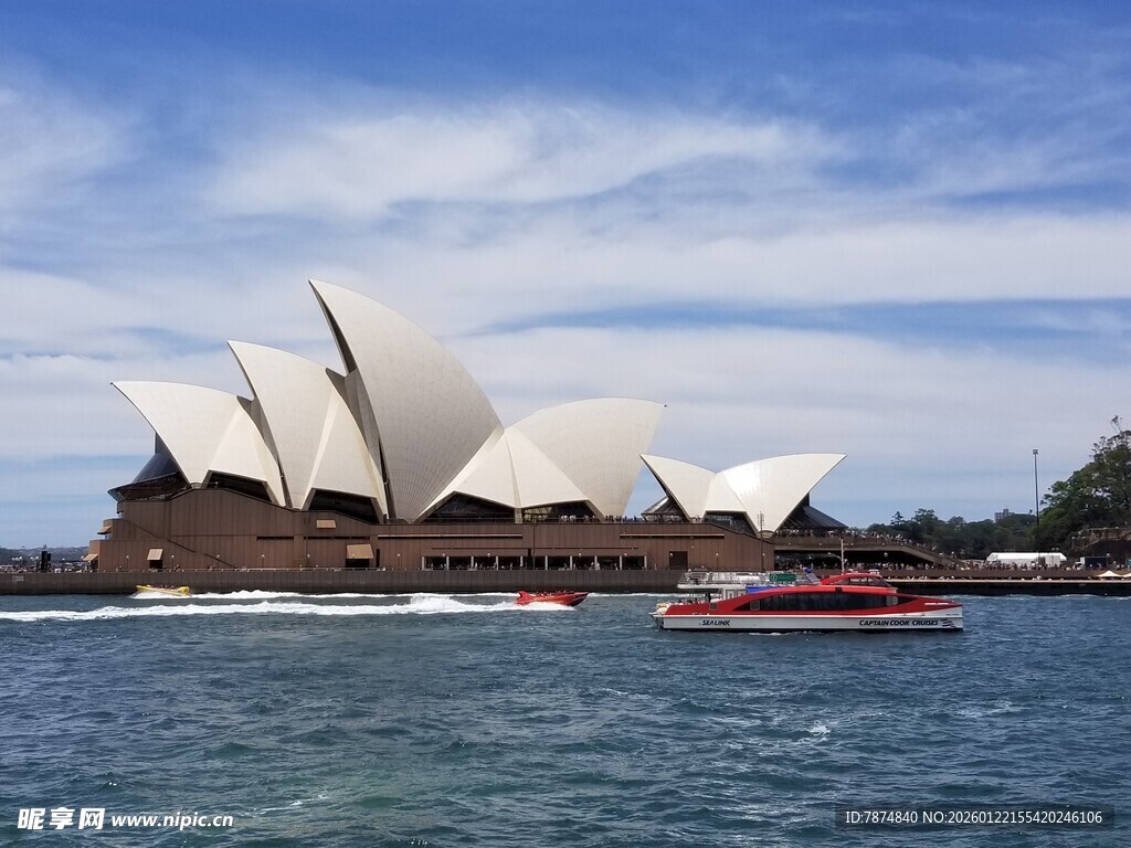 悉尼歌剧院海上美丽景致
