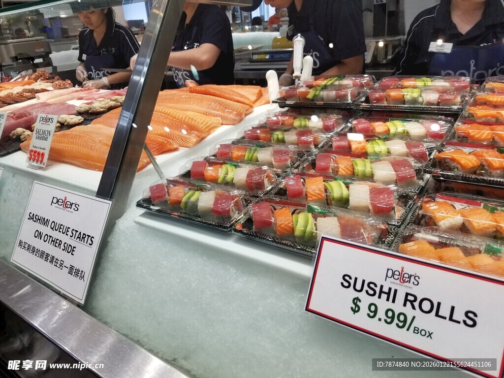 新鲜寿司卷陈列展示