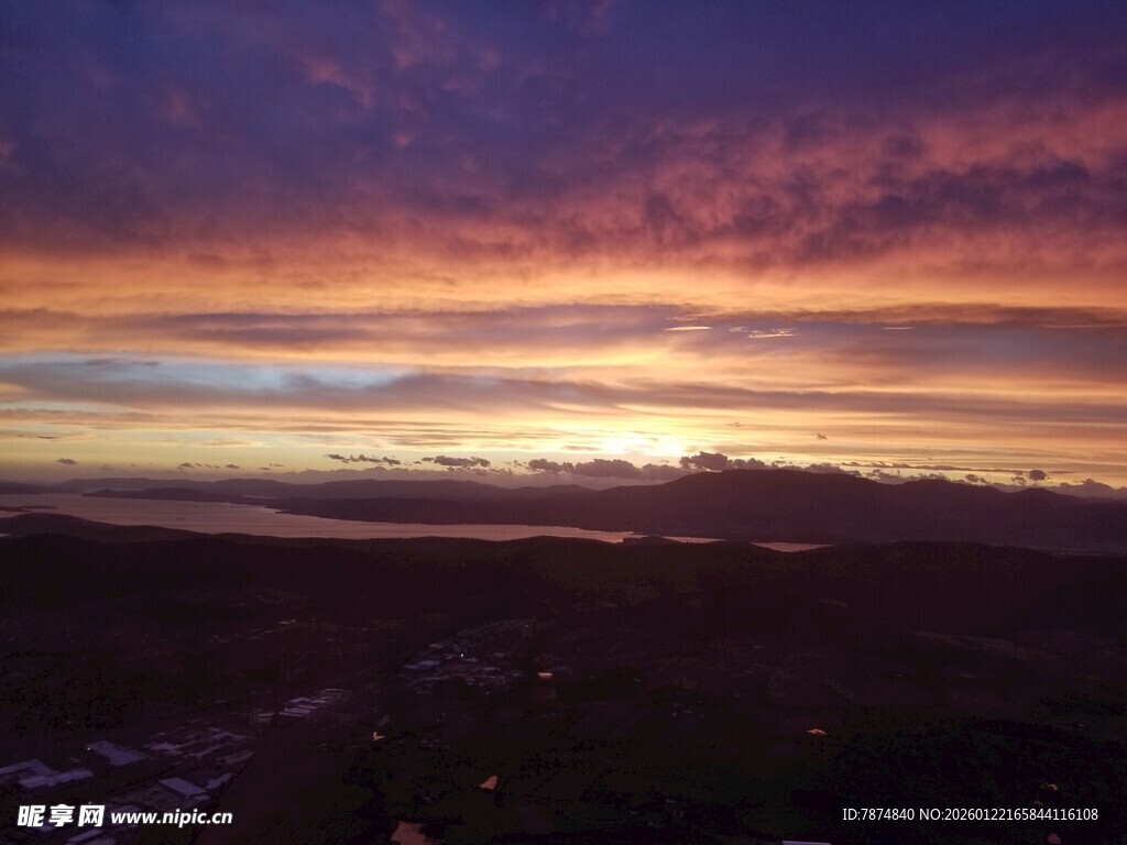 壮丽黄昏天空景观