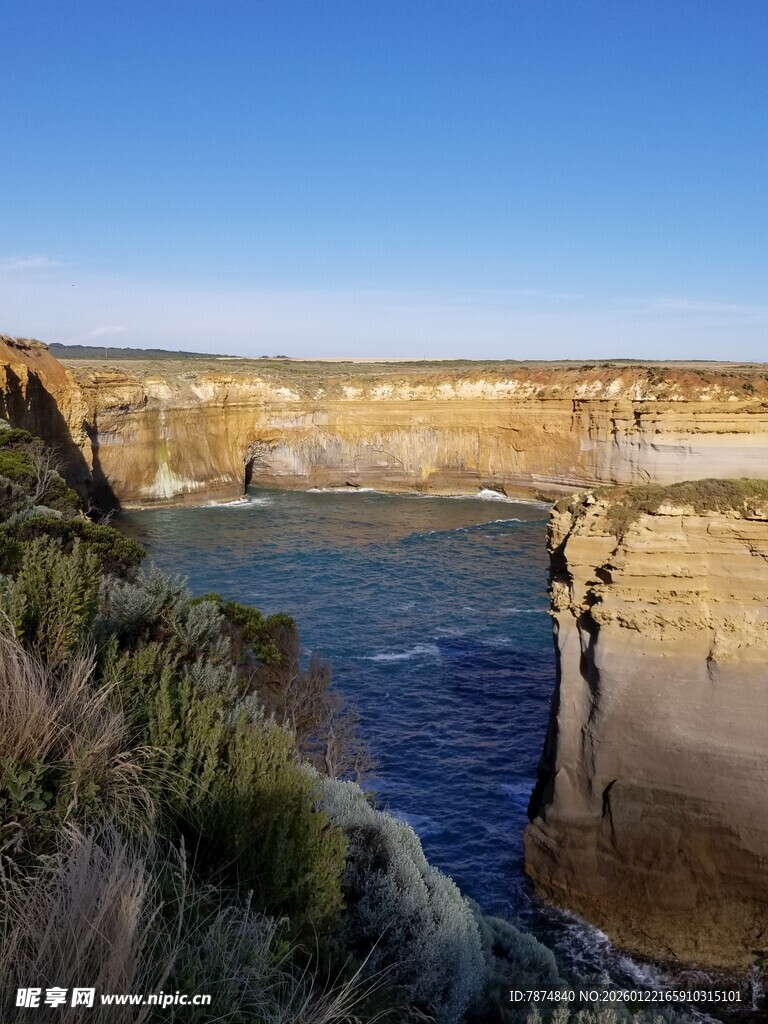 海岸壮丽风光与岩石景观