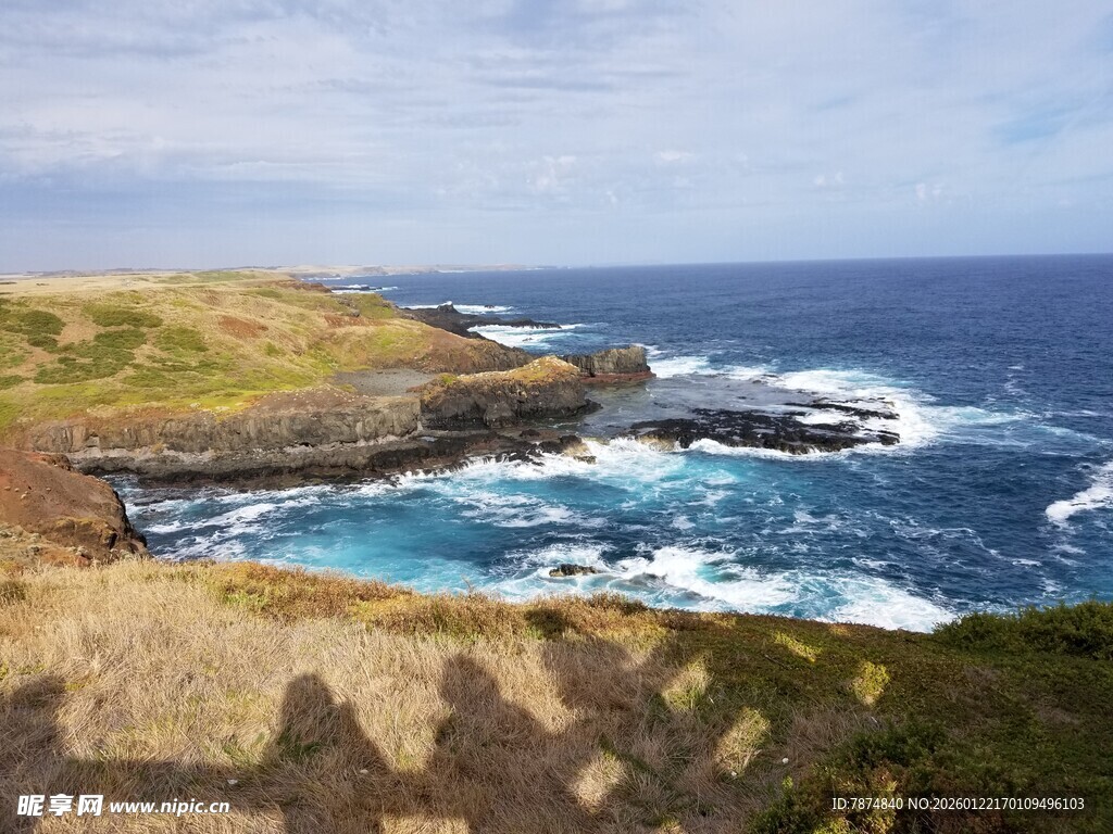 海岸风光 海浪拍击岩石