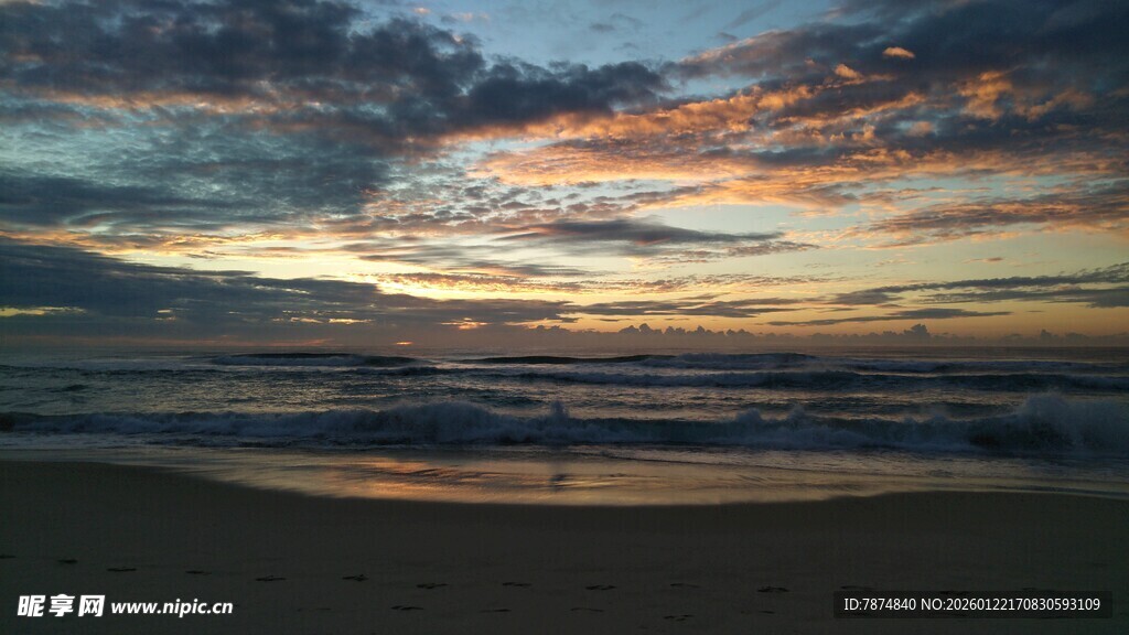 海边绚丽晚霞景色