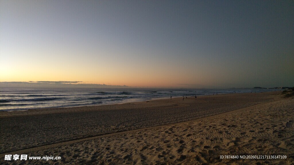 海边沙滩日落美景