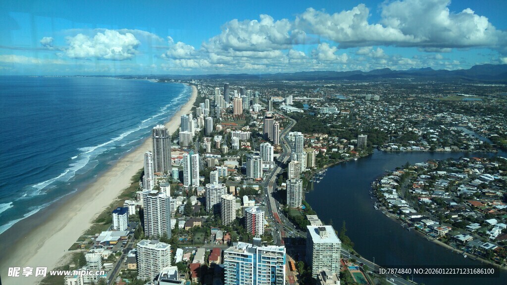海滨城市俯瞰美景