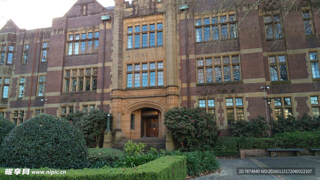 古典风格宏伟建筑外观