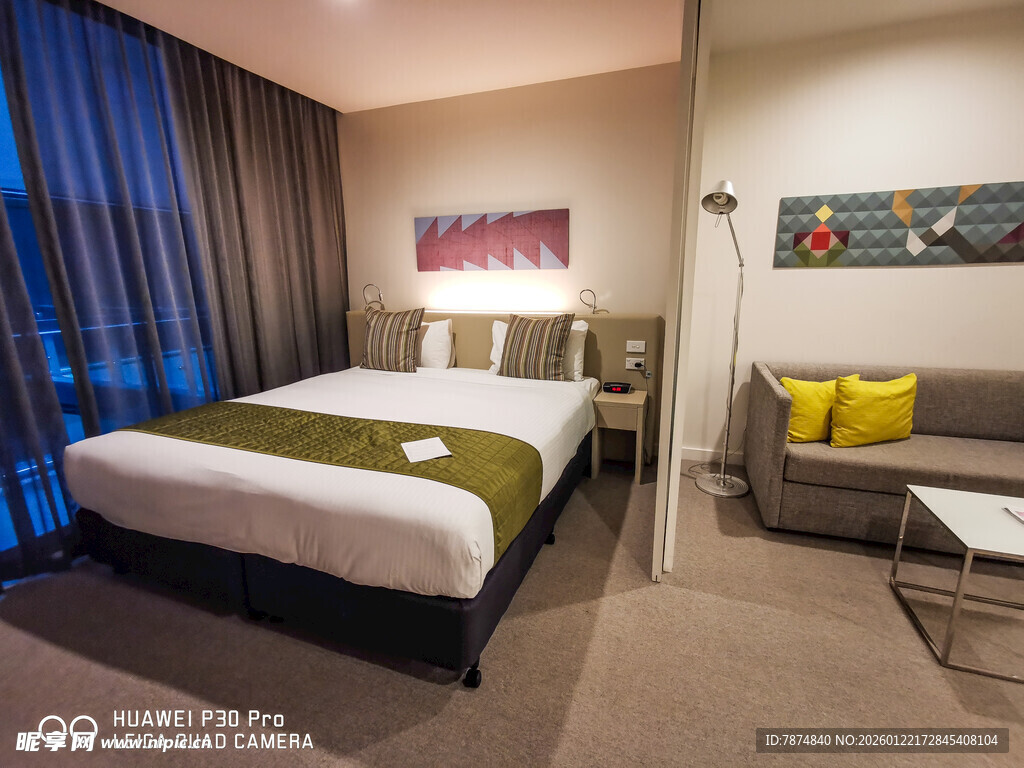 现代风格温馨舒适卧室