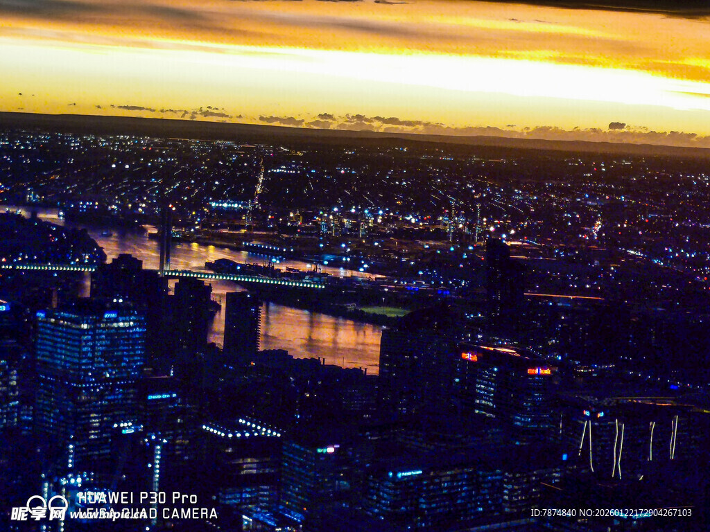 城市黄昏天际线俯瞰美景