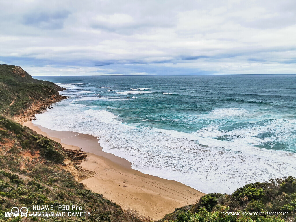 海岸风光 海浪拍击沙滩