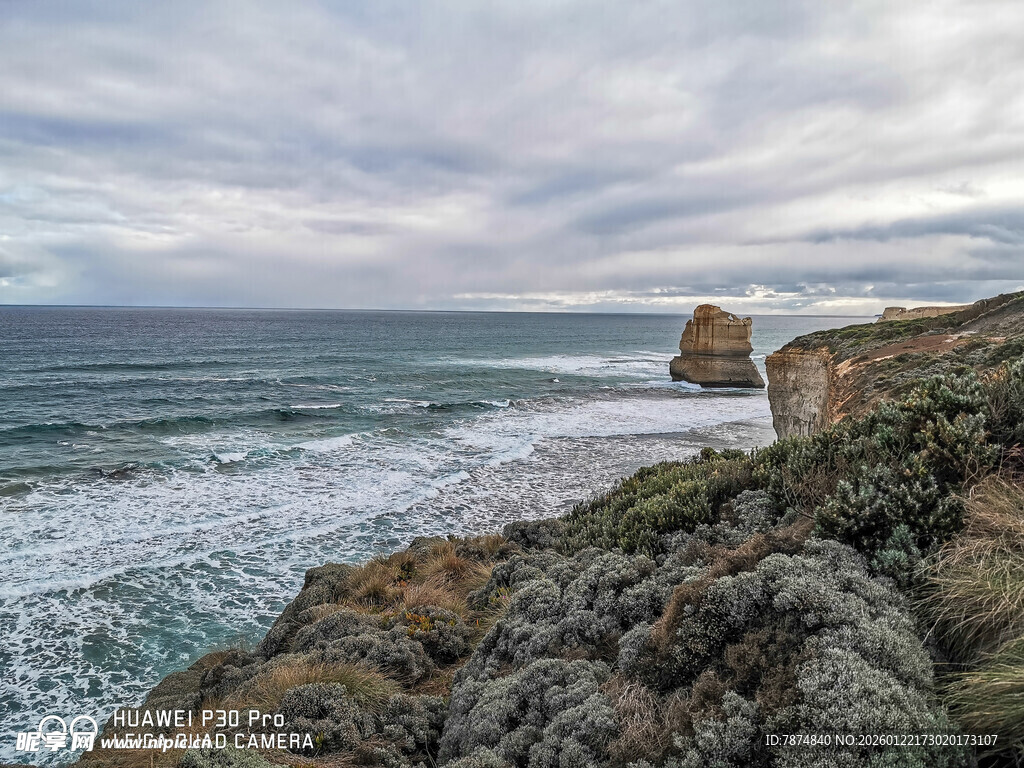 海岸风光 海浪拍击岩石