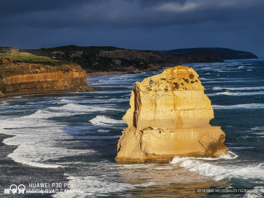 海岸边的独特岩石景观
