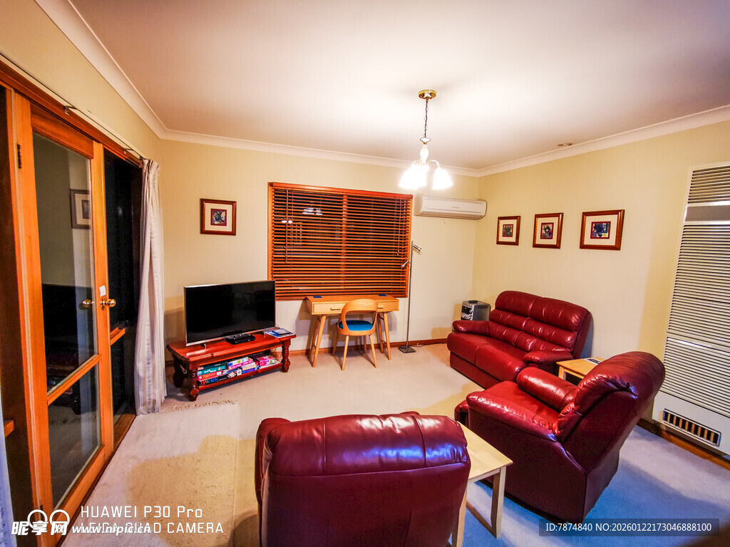 温馨舒适的客厅家居场景