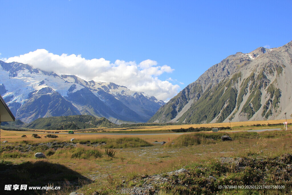 新西兰壮美山脉草原风光