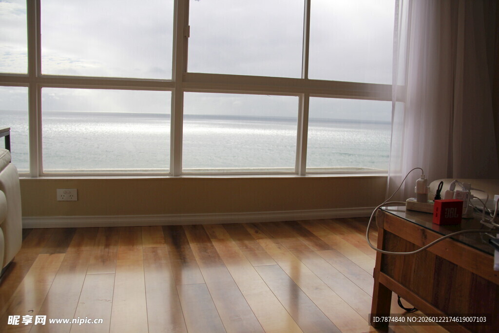 海景房内景 温馨木质空间