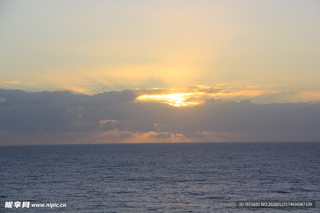 海上日落美景