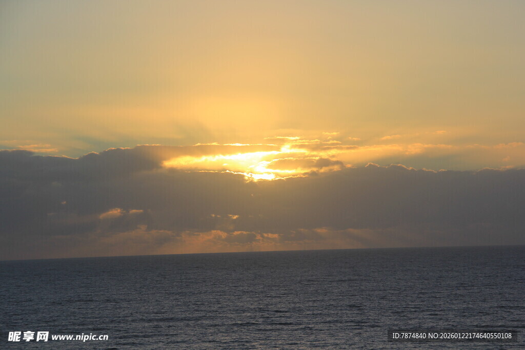 海上日落美景