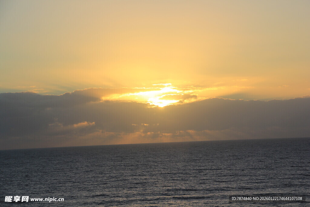海上日落美景