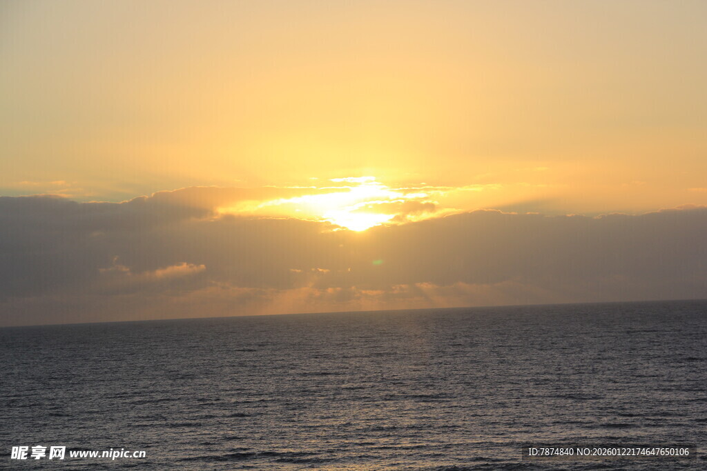 海上日落美景