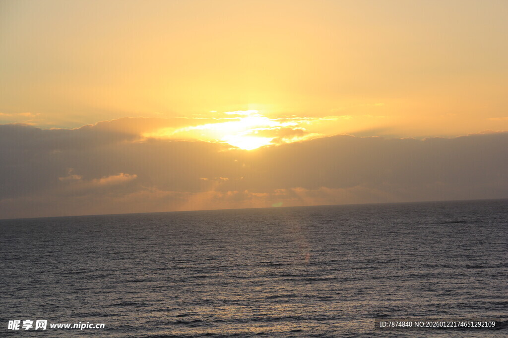 海上日落美景