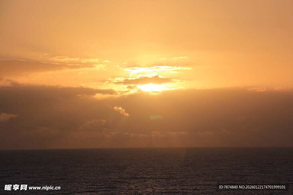 海上日落美景