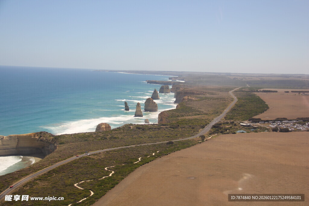 海岸壮丽风光俯瞰图