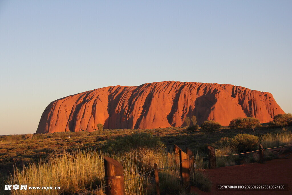 澳大利亚乌鲁鲁巨石景观