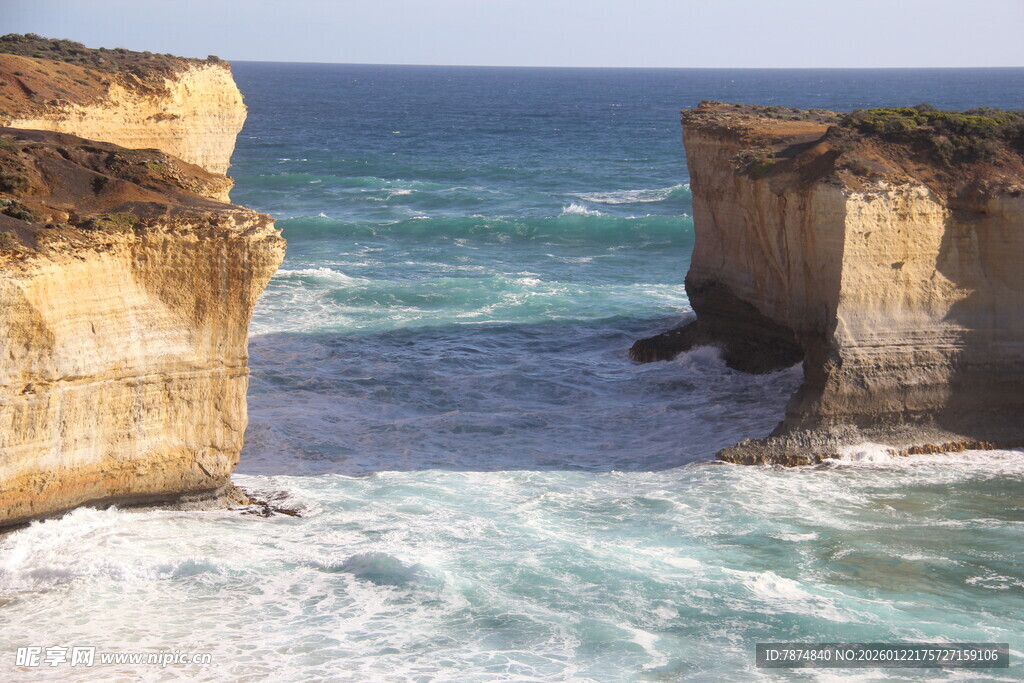 壮观海岸双岩 海浪拍击