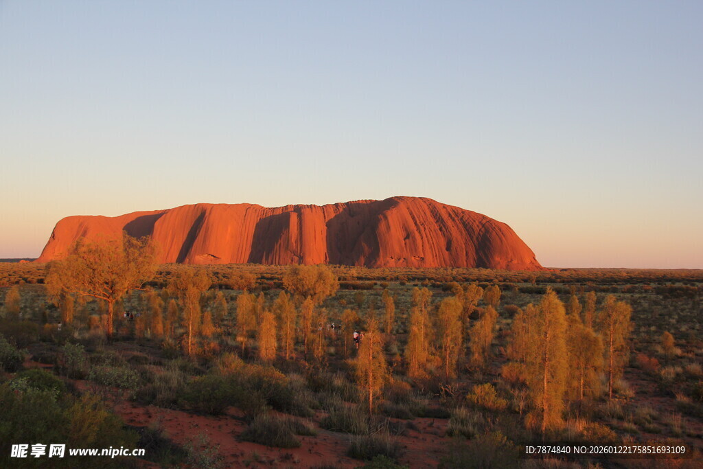 澳大利亚乌鲁鲁巨石景观