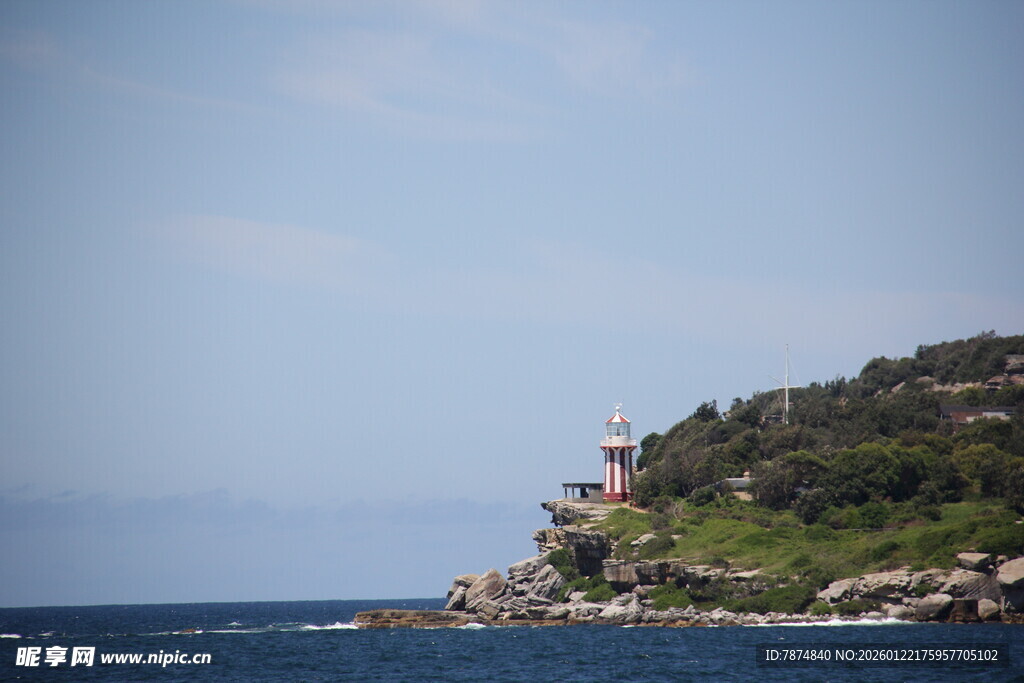 海边山丘上的美丽景致
