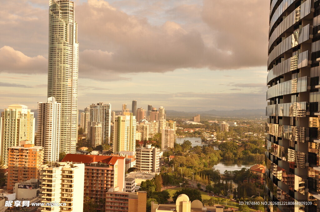 城市天际线黄昏美景