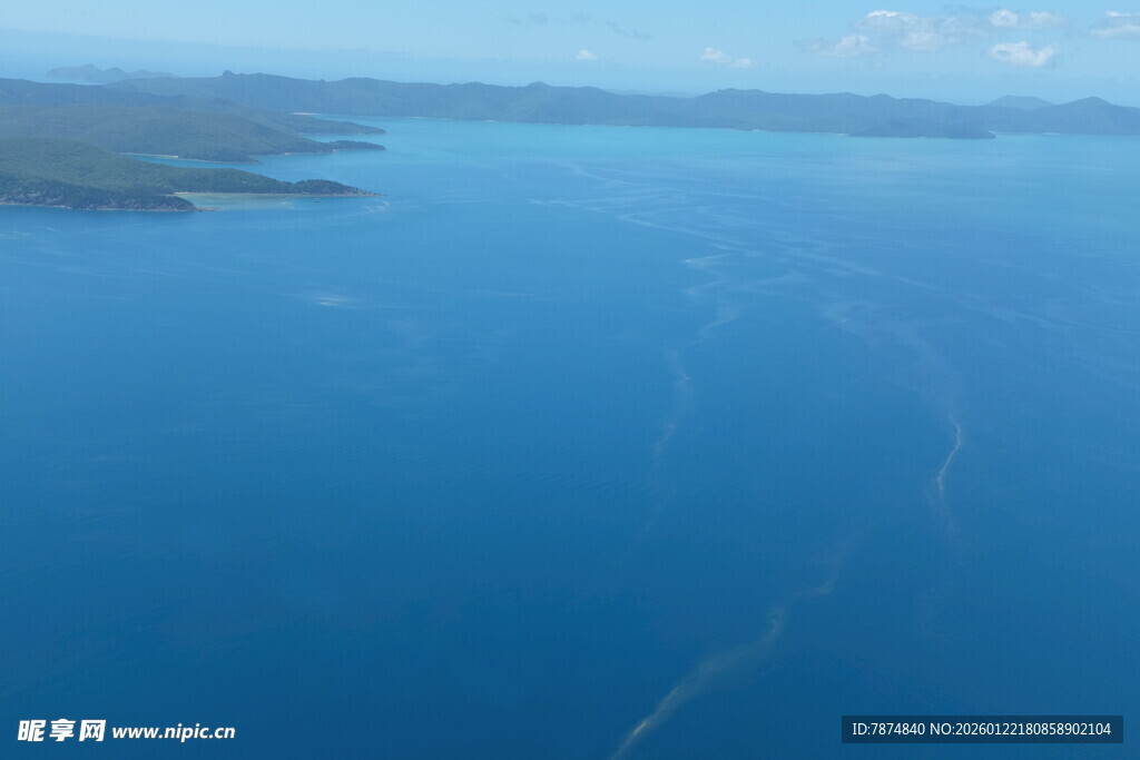 广阔蓝色海域景观