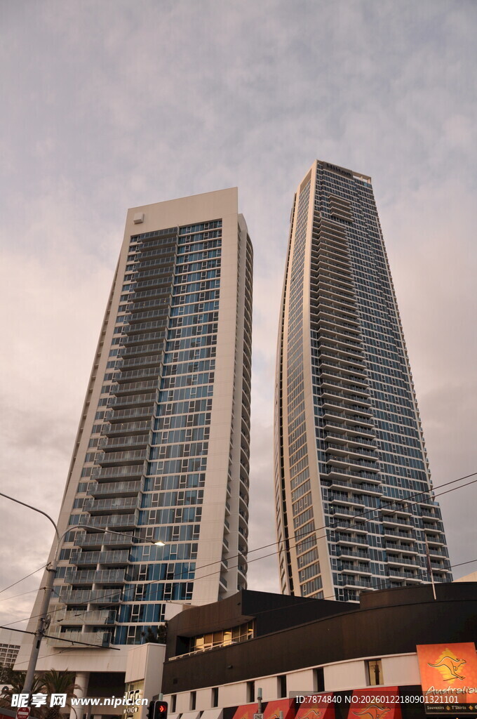 城市中的双子摩天大楼