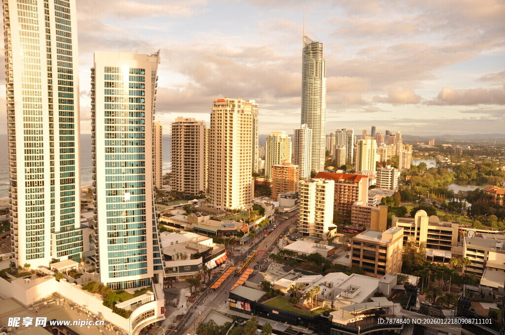 城市天际线俯瞰繁华景象