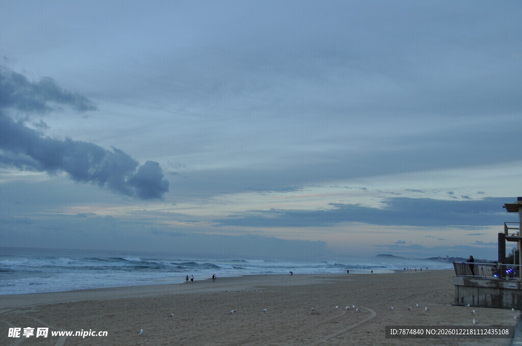海边黄昏景象